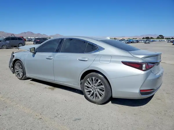 58AB21B15KU003958 2019 LEXUS ES - Image 2