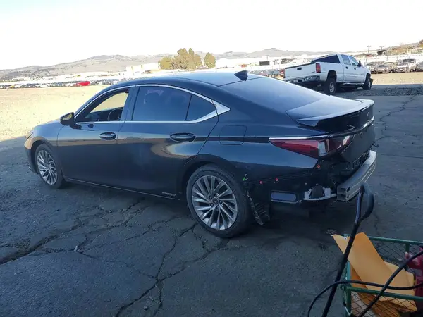 58AB21B16KU001149 2019 LEXUS ES - Image 2