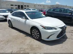 58AB21B16KU002852 2019 LEXUS ES