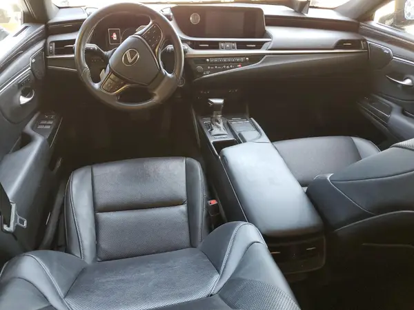 58AB21B16KU003581 2019 LEXUS ES - Image 8