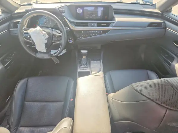58AB21B16KU003872 2019 LEXUS ES - Image 8
