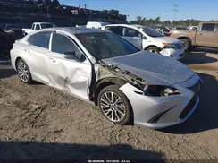 58AB21B16KU004391 2019 LEXUS ES