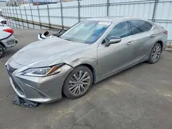 58AB21B17KU001595 2019 LEXUS ES