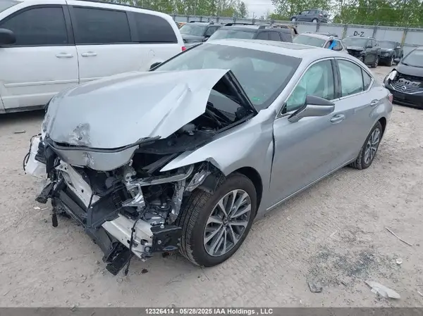 58AB21B17SU014962 2025 LEXUS ES - Image 2