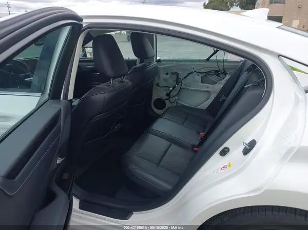 58AB21B18KU001234 2019 LEXUS ES - Image 8