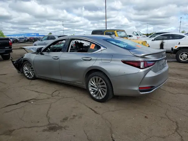 58AB21B18KU001332 2019 LEXUS ES - Image 2