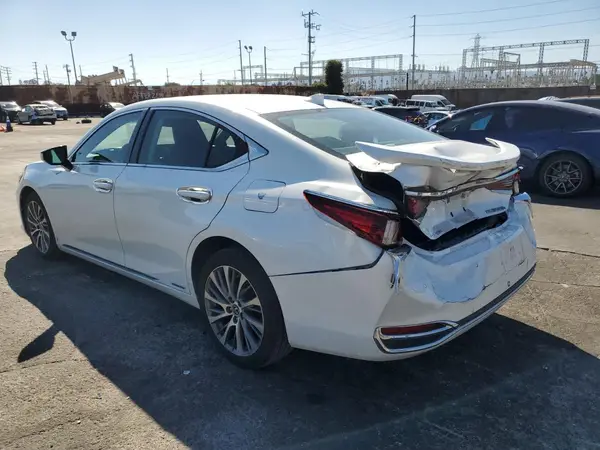 58AB21B19KU002649 2019 LEXUS ES - Image 2