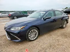 58AB21B1XKU001915 2019 LEXUS ES