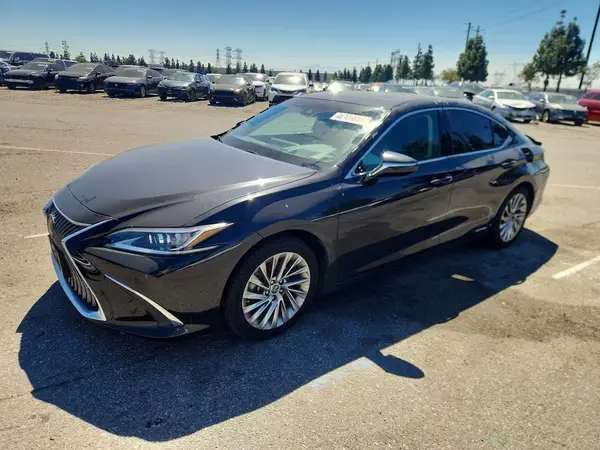58AB21B1XKU001963 2019 LEXUS ES - Image 1