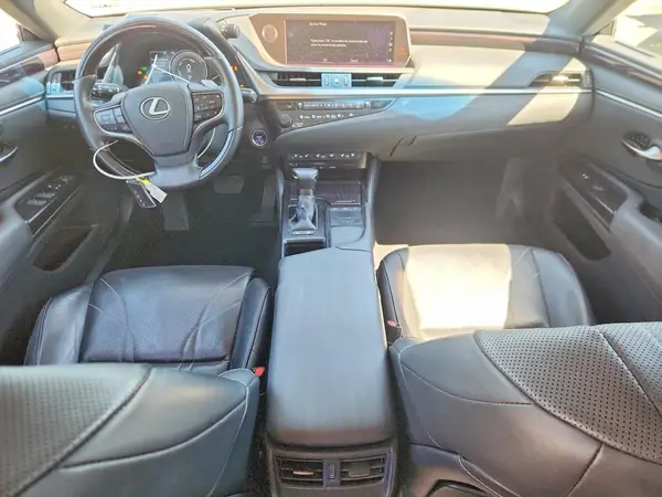 58AB21B1XKU001963 2019 LEXUS ES - Image 8