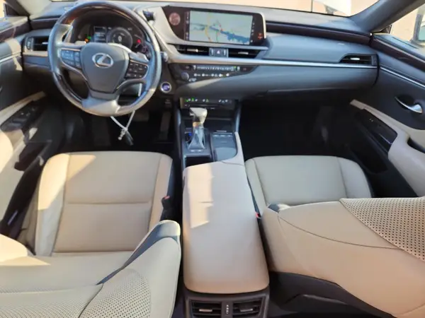58AB21B1XKU002093 2019 LEXUS ES - Image 8