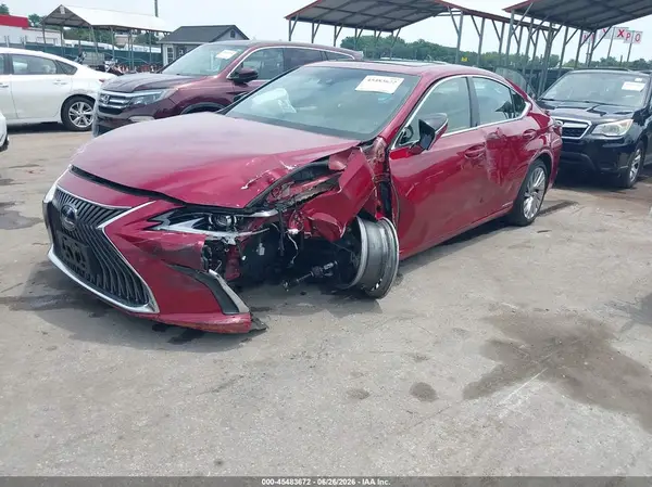 58AB21B1XKU002773 2019 LEXUS ES - Image 2