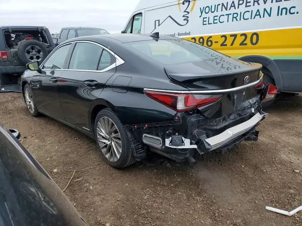 58AB21B1XKU002787 2019 LEXUS ES - Image 2