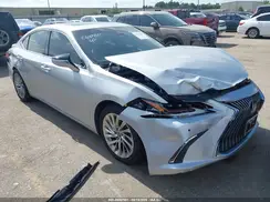 58AB21B1XKU003423 2019 LEXUS ES