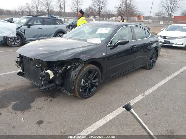 58ABA1C10PU032115 2023 LEXUS ES - Image 2