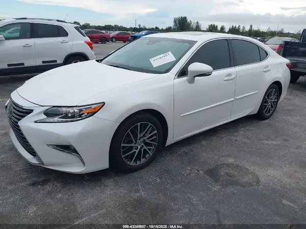 58ABK1GG0GU007372 2016 LEXUS ES - Image 2
