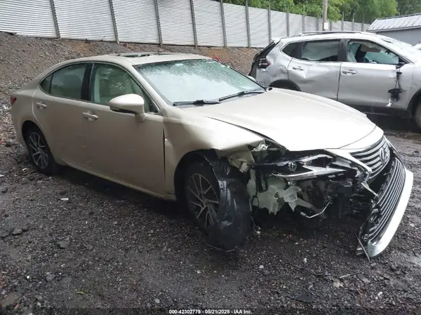 58ABK1GG0GU008862 2016 LEXUS ES - Image 1