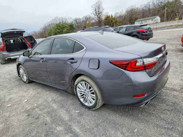 58ABK1GG0GU015147 2016 LEXUS ES - Image 2