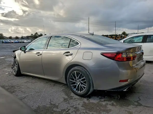 58ABK1GG0GU021482 2016 LEXUS ES - Image 2