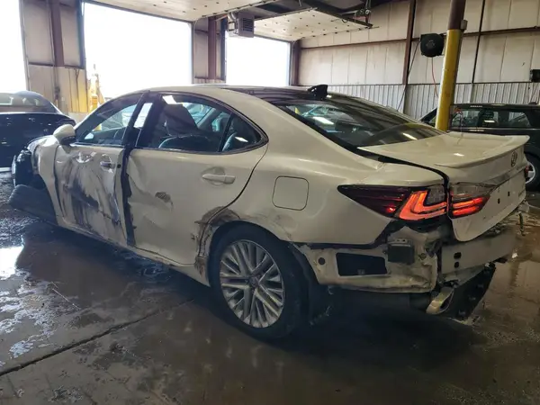 58ABK1GG0GU023975 2016 LEXUS ES - Image 2
