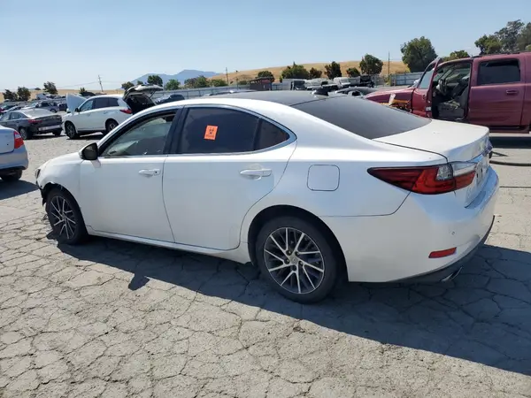 58ABK1GG0GU026830 2016 LEXUS ES - Image 2