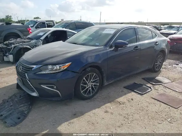 58ABK1GG0GU027265 2016 LEXUS ES - Image 2