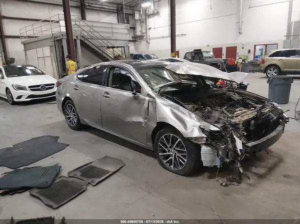 58ABK1GG0GU031963 2016 LEXUS ES - Image 1