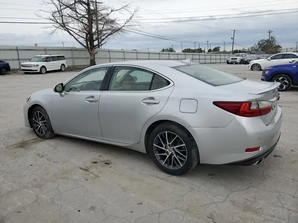58ABK1GG0HU018826 2017 LEXUS ES - Image 2
