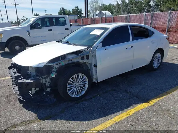 58ABK1GG0HU035903 2017 LEXUS ES - Image 2