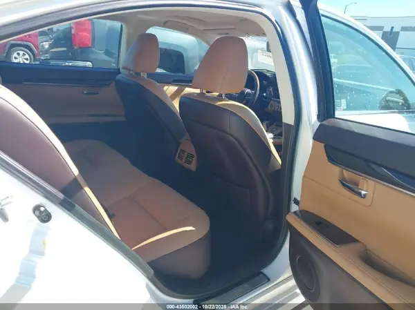 58ABK1GG0HU038607 2017 LEXUS ES - Image 8