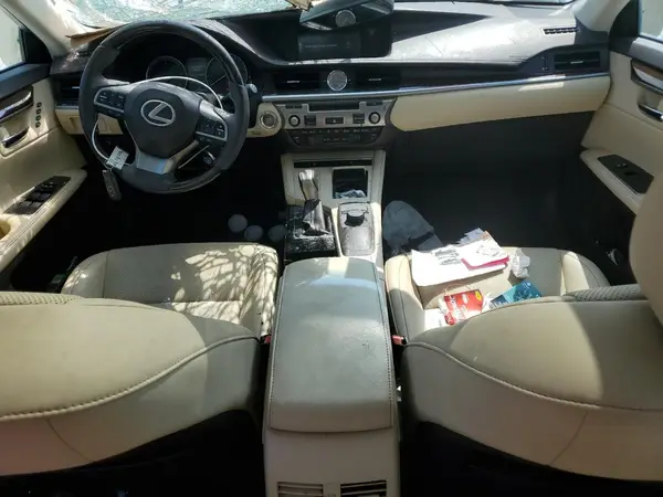 58ABK1GG0HU039076 2017 LEXUS ES - Image 8