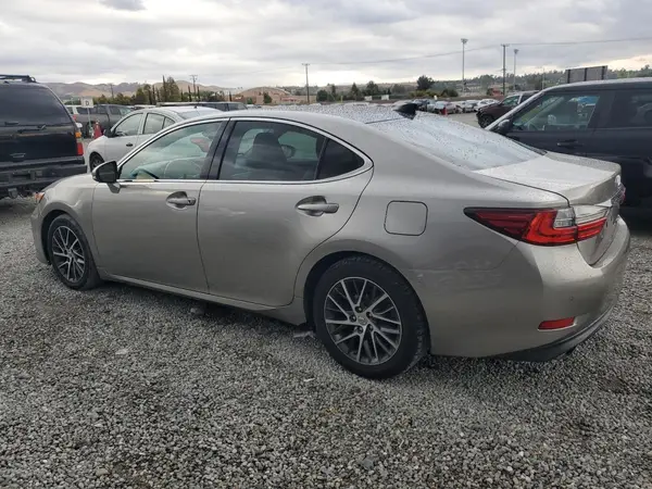 58ABK1GG0HU043094 2017 LEXUS ES - Image 2