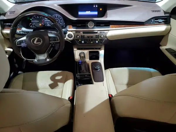 58ABK1GG0HU043631 2017 LEXUS ES - Image 8