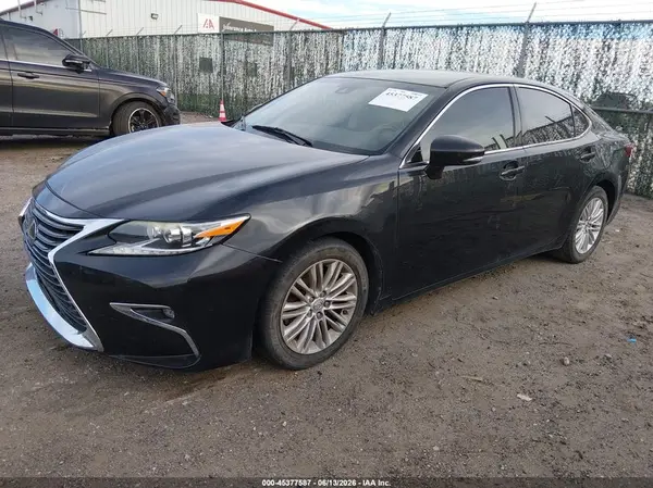 58ABK1GG0HU045461 2017 LEXUS ES - Image 2