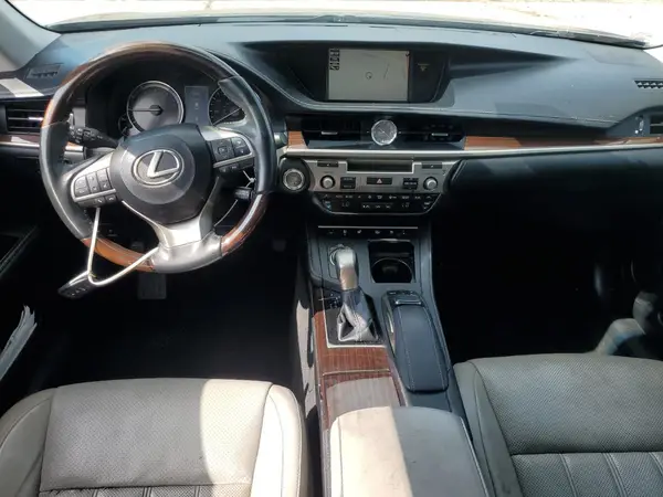 58ABK1GG0HU047551 2017 LEXUS ES - Image 8
