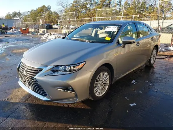 58ABK1GG0HU063104 2017 LEXUS ES - Image 2