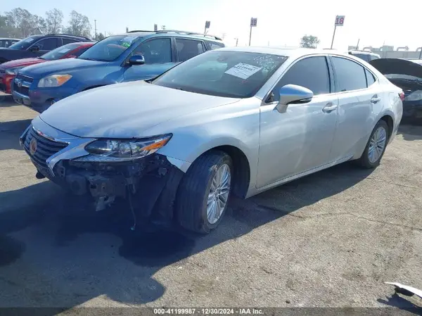 58ABK1GG0HU063734 2017 LEXUS ES - Image 2