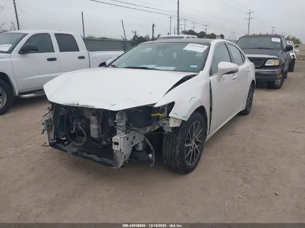 58ABK1GG0HU067217 2017 LEXUS ES - Image 2