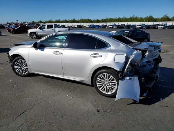 58ABK1GG0HU067993 2017 LEXUS ES - Image 2