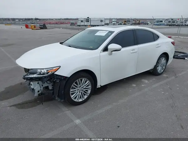 58ABK1GG0HU069176 2017 LEXUS ES - Image 2