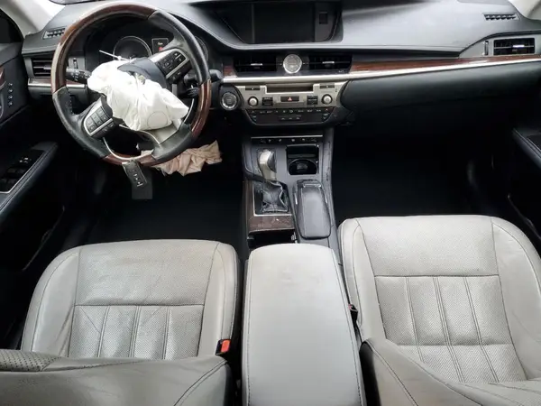 58ABK1GG0HU071574 2017 LEXUS ES - Image 8