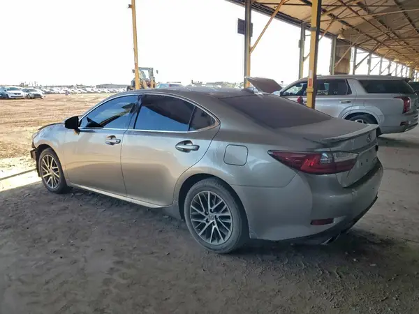 58ABK1GG0HU072479 2017 LEXUS ES - Image 2