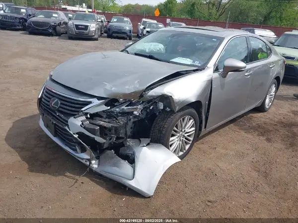58ABK1GG0HU073227 2017 LEXUS ES - Image 2