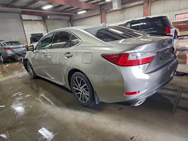 58ABK1GG0HU074085 2017 LEXUS ES - Image 2