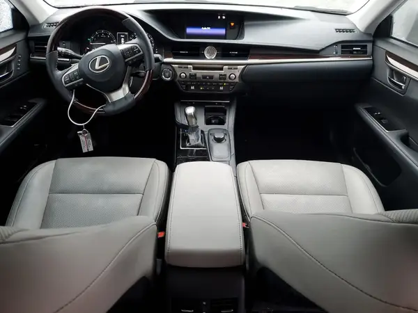 58ABK1GG0HU074510 2017 LEXUS ES - Image 8
