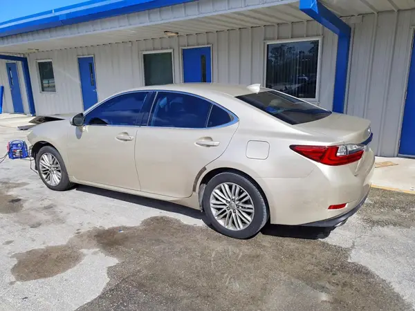 58ABK1GG0HU077827 2017 LEXUS ES - Image 2