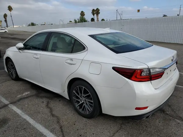 58ABK1GG0JU081138 2018 LEXUS ES - Image 2