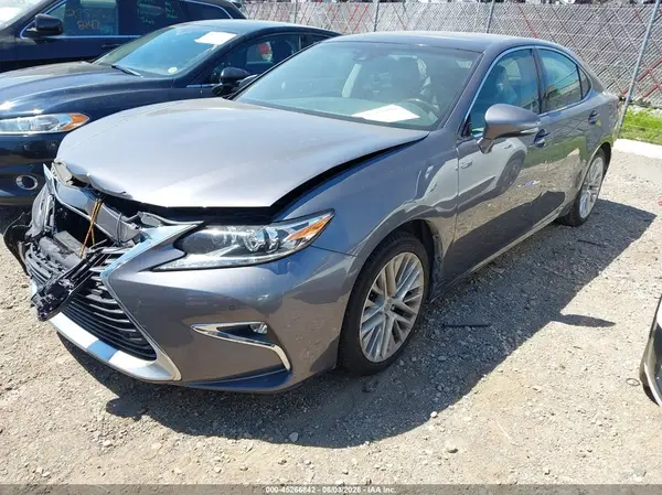 58ABK1GG0JU082337 2018 LEXUS ES - Image 2