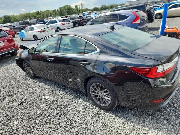 58ABK1GG0JU083133 2018 LEXUS ES - Image 2