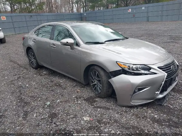 58ABK1GG0JU089840 2018 LEXUS ES - Image 1